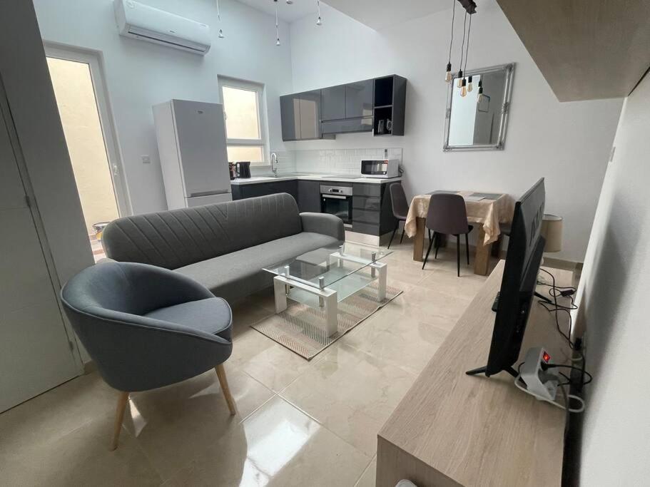 New Two Bedroom Flat Kamila On A Dwell Sliema Buitenkant foto